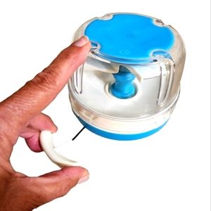 TUPPERWARE CHOP 'N PREP CHEF - BLUE DICE CUT ONION VEGETABLES EASY PULL CORD